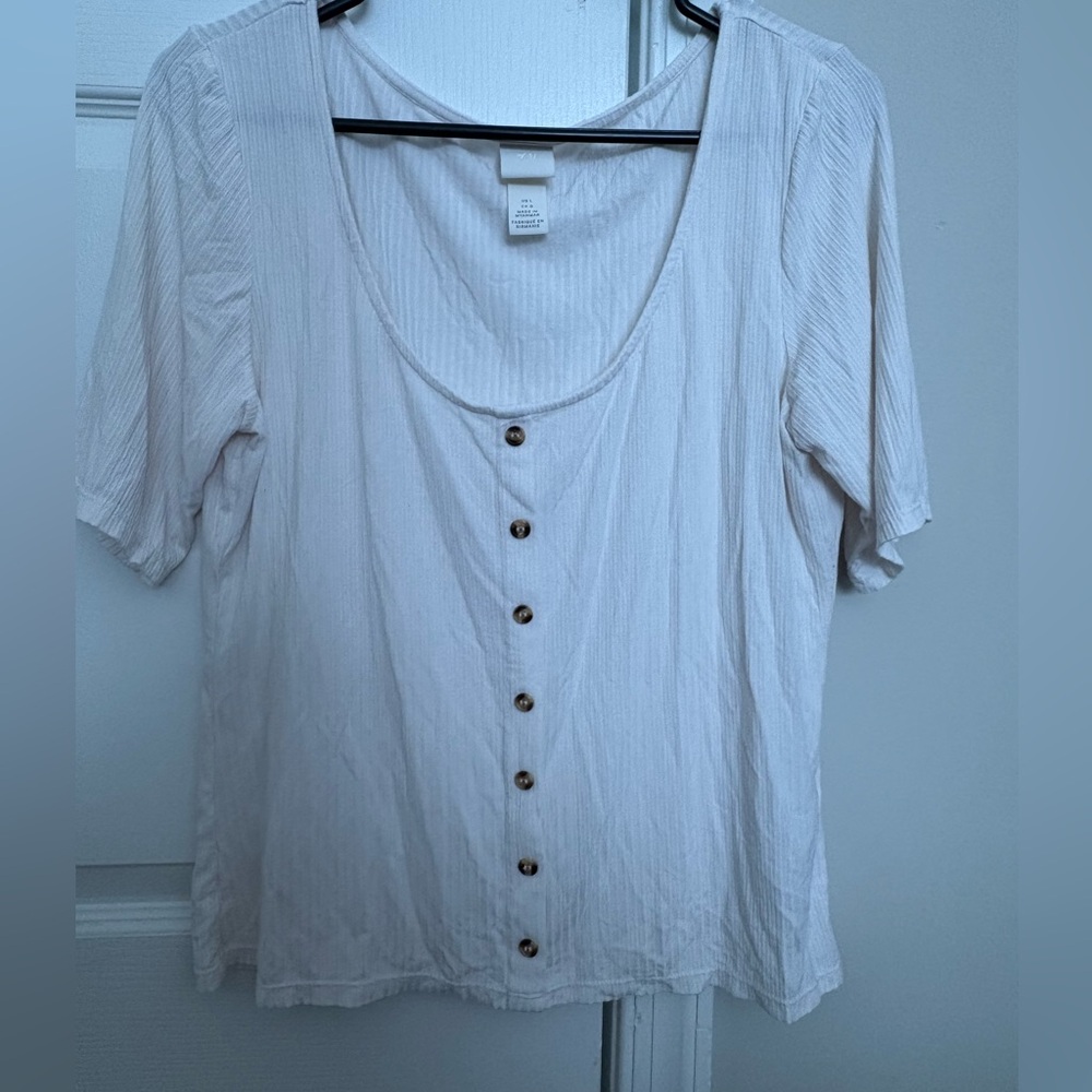 H&M white buttoned short sleeve shirt